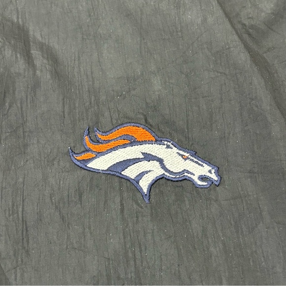 Vintage Logo Athletic Denver Broncos Football x Castrol Black Windbreaker Jacket - Picture 3 of 11